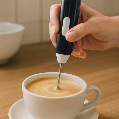 Mini Batidor Esencial™ de Mano con conexion USB color negro